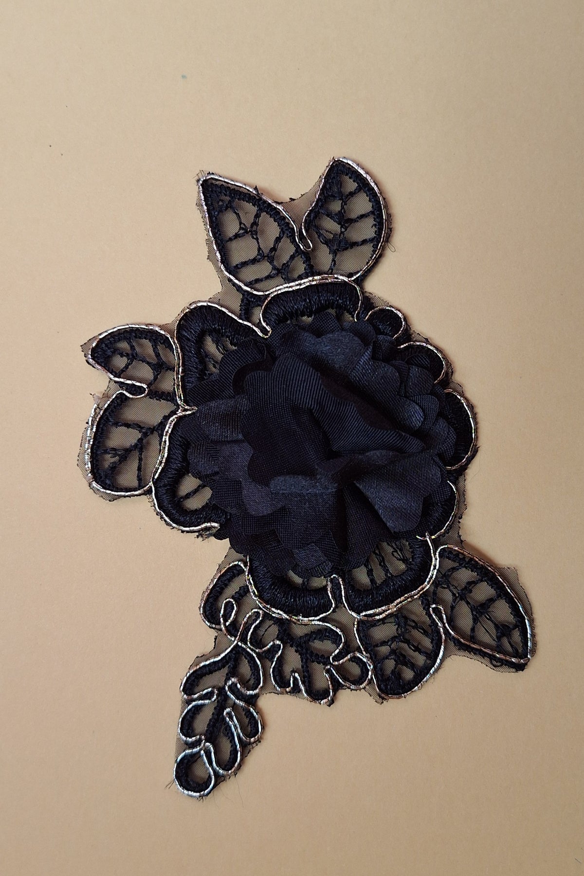3D ROSE MOTIF 100% Polyester